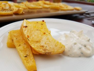 Steckrübenpommes mit Dip